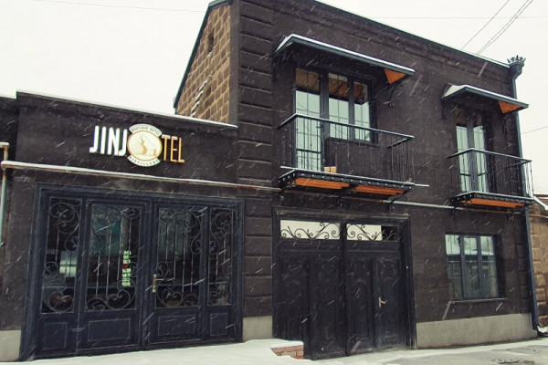 jinjotelgyumri8-600