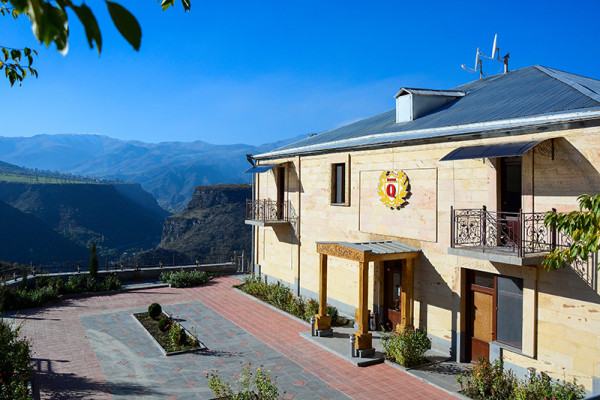 kefilyan-family-hotel-1-600