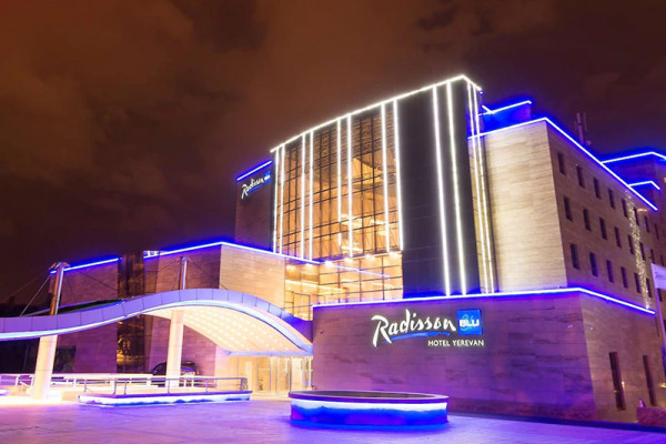 radisson-blu-feat-600